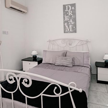 Sue'S Apartment Pafos Dış mekan fotoğraf