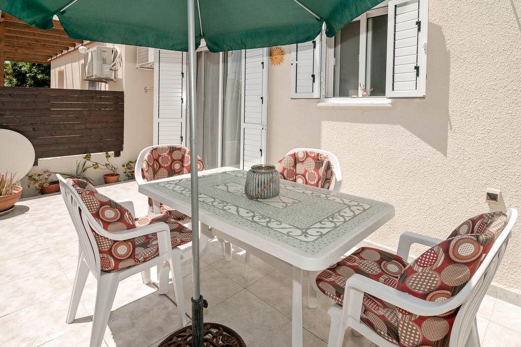 Sue'S Apartment Pafos Dış mekan fotoğraf