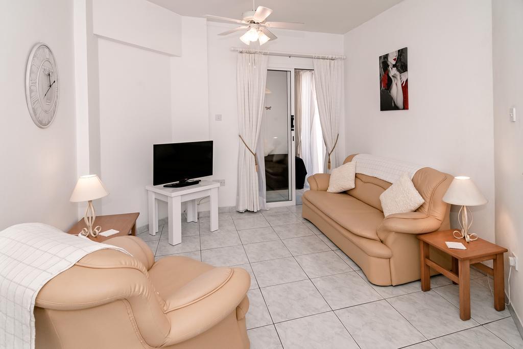 Sue'S Apartment Pafos Dış mekan fotoğraf
