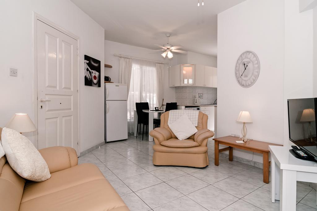Sue'S Apartment Pafos Dış mekan fotoğraf