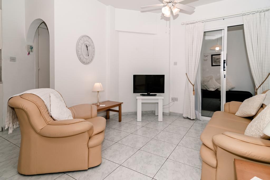 Sue'S Apartment Pafos Dış mekan fotoğraf